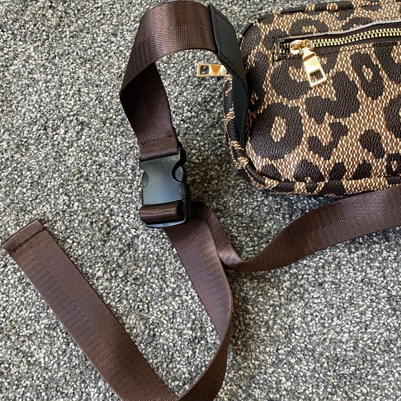 Leopard pattern Fanny pack - Picture 4 of 6